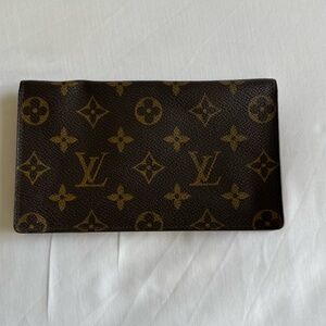Louis Vuitton Brown and Gold Monogram passport holder/wallet